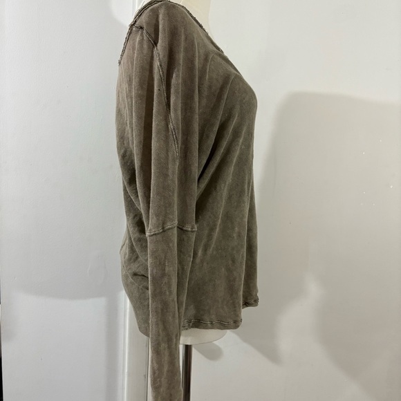 We The Free Olive Asymmetrical Blouse - Picture 4 of 12